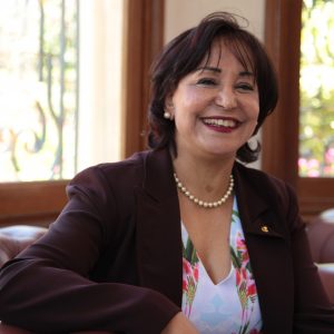 Aicha Laasri Amrani Portrait officiel Couleurs