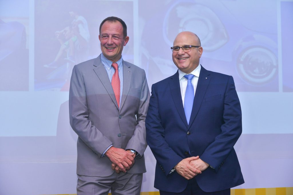 conference de presse groupe renault maroc eric basset et marc nassif
