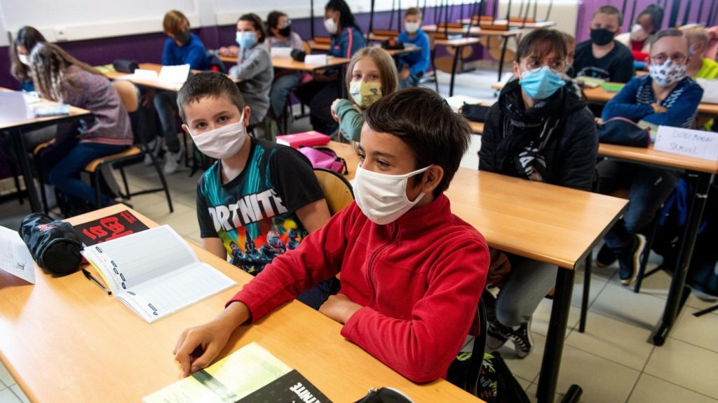 France : le gouvernement étudie la possibilité pour un parent d'élève d’arrêter de travailler en cas de fermeture de classe 1 france élève gouvernement rentrée scolaire mission française