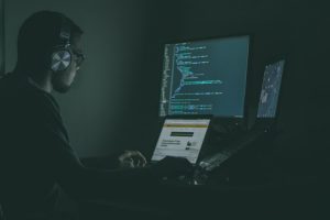 piratage pme ClickFix kaspersky cyber crime fake news manipulation jeux vidéo désinformation cyber sécurité cambridge analytica cyber sécurité enfants marocains SMIT secteur financier fnideq experts réseaux sociaux