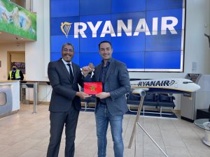 Adel El Fakir DG de l’ONMT et Jason McGuinness, Directeur Commercial de Ryanair (1)