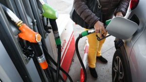 gasoil essence hausse carburants pratiques pétroliers