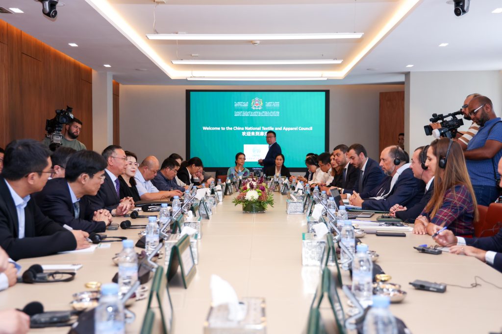 maroc Photo 1 - Rencontre stratégique entre le Ministre Mohcine Jazouli et la délégation du Conseil National Chinois du Textile et de l'Habillement