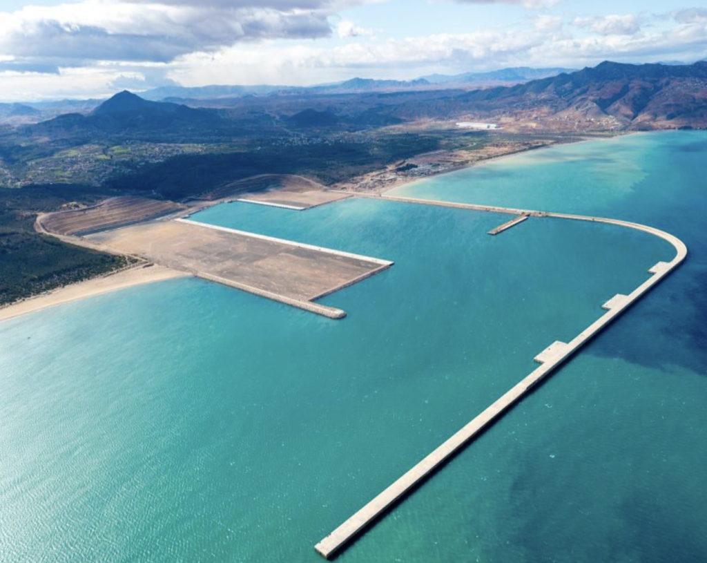 West Med Container Terminal : signature d'un contrat de crédit long terme de 196,7 millions d’euros 1 West Med Container Terminal